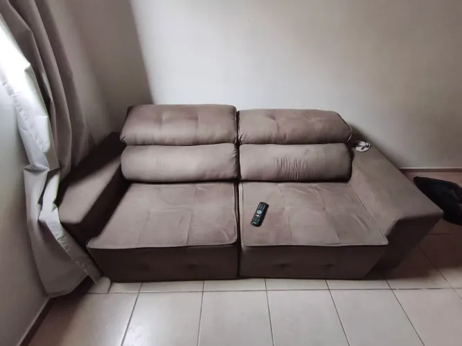 Sofá Retrátil e Reclinável em ótimo estado- R$ 1.200