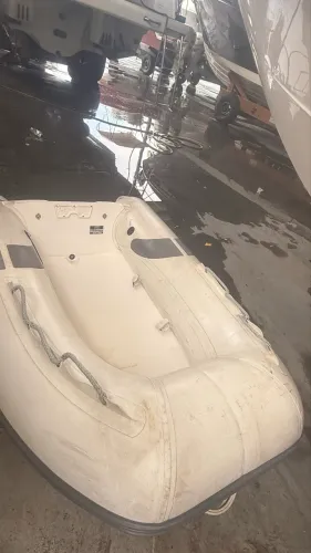 Bote Zefir F200