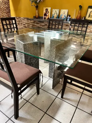 Venda de mesa de vidro e pés de mármore 