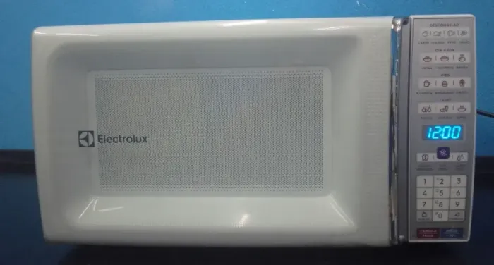 FORNO MICROONDAS ELETROLUX 