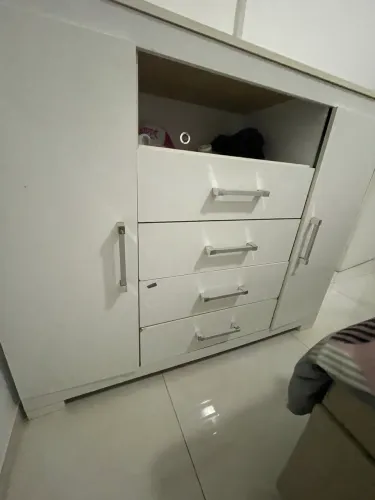 Cômoda usada