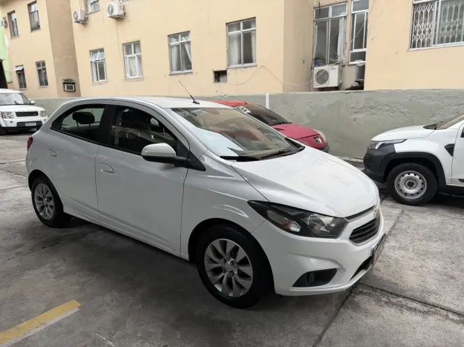 Chevrolet Onix Hatch LT 1.4 8V Flex Mec. 4P 2018