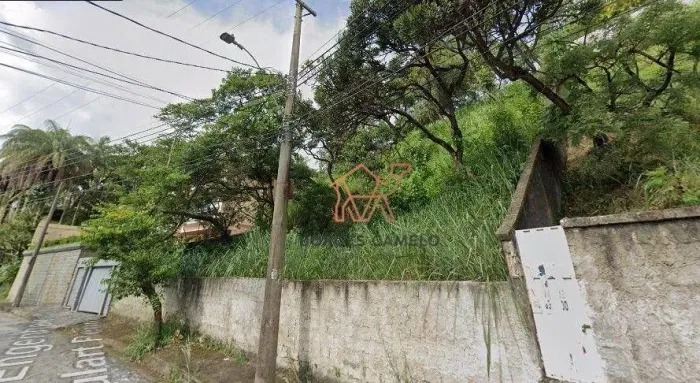 Terreno com 630m² à venda no Mangabeiras