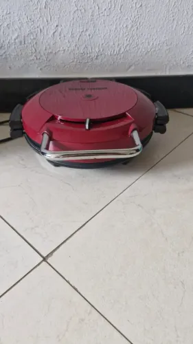 Grill elétrico redondo George Foreman 360 Gourmet na cor vermelha