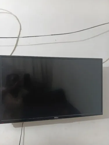 TV 32" Philips, não tem acesso para Internet, 600,00 *