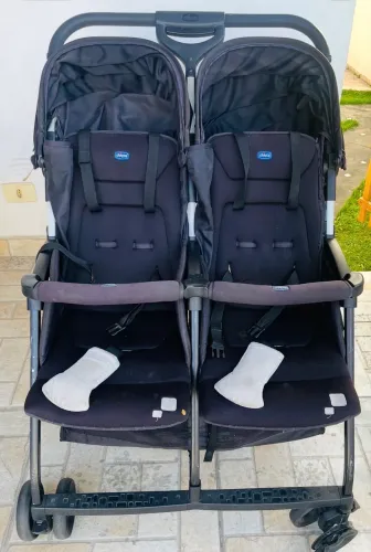 Carrinho gêmeos Chicco
