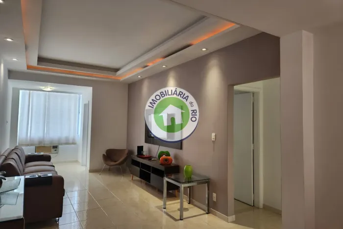 Apartamento à venda em Copacabana, Rio de Janeiro - 3 quartos, 2 salas, 2 banheiros, 107m²