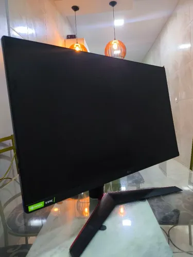 LG ULTRAGEAR 244HZ 27 POL GSYNC