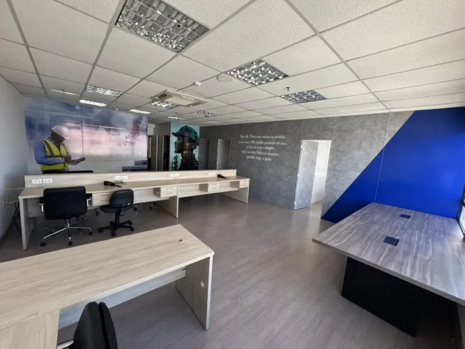 Sala Comercial para Venda em Barueri, Alphaville Industrial, 2 banheiros, 3 vagas
