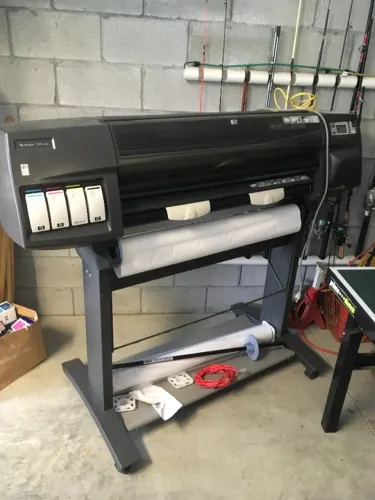 Vende-se HP Designjet 1050c Plus em bom estado