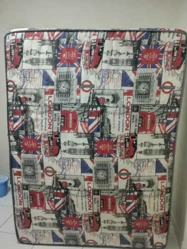 Vendo cama box usada em excelente estado, aceito oferta.