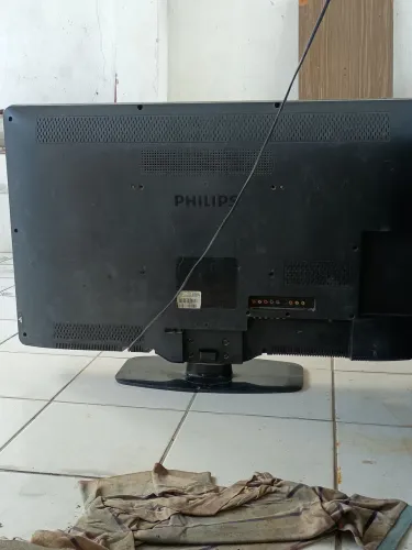 Tv Philips LCD, não é smartv