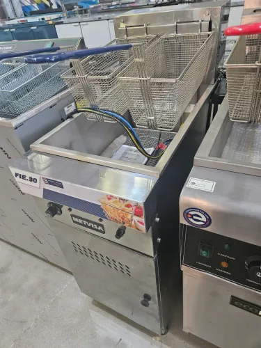 fritadeira elétrica 30L água e óleo 12.000W - nova