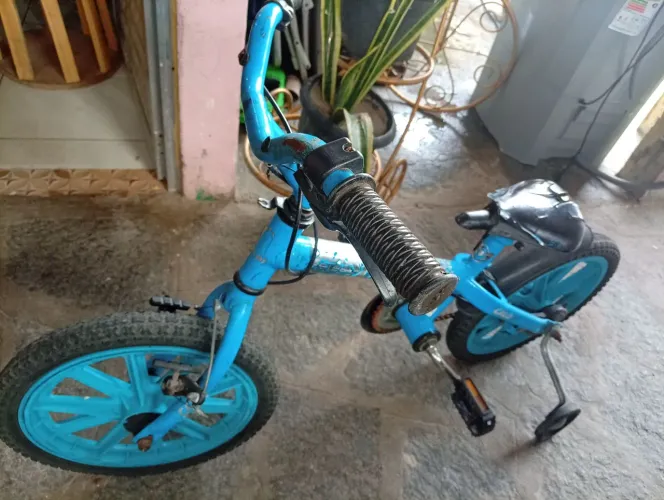 Bicicleta infantil menino