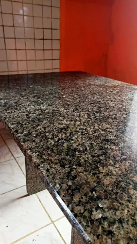 Mesa de Mármore Elegante - Ótimo Estado