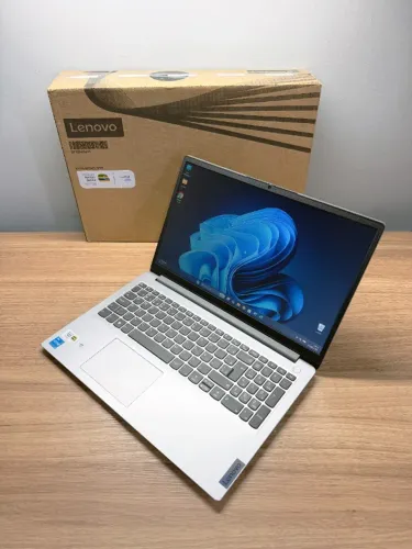 Notebook Lenovo Ideapad Core i3 12th 8Gb 256SSD 15.6" Windows 11