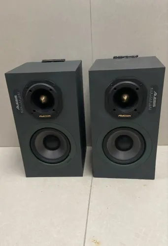  Monitor Alesis Caixa de Som DV00237
