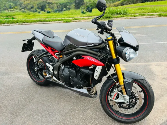 Triumph Speed Triple 1050 R