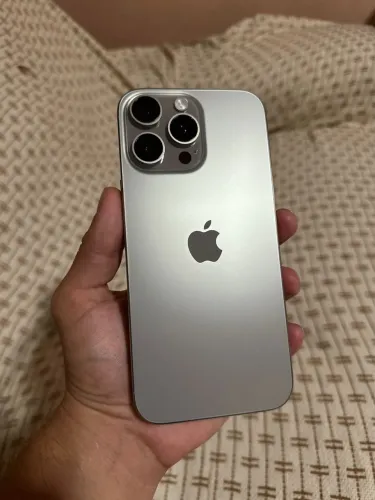 iPhone 16 Pro Max 256GB - Com GARANTIA Apple 