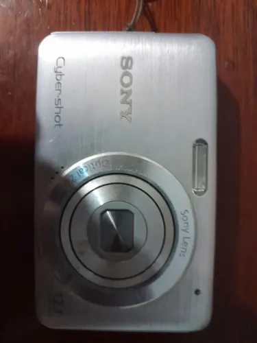 Câmera digital Sony modelo cyber-shot 12.1 megapixels