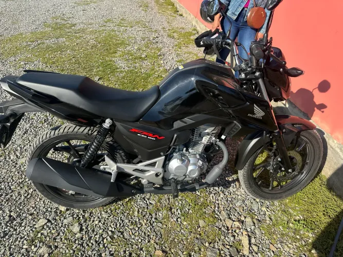 Vendo Moto Fan 160 super nova e pouco usada
