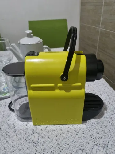 LVendo cafeteira expresso novinha