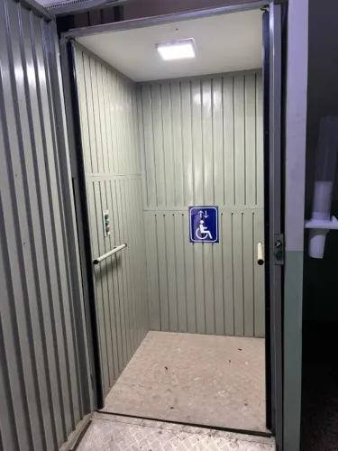 ELEVADOR RESIDENCIAL OU COMERCIAL 1 ANDAR , EM PERFEITO ESTADO.