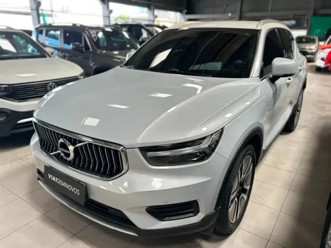 Volvo XC40 XC 40 T-5 Híbrido Momentum 1.5 262cv 2021