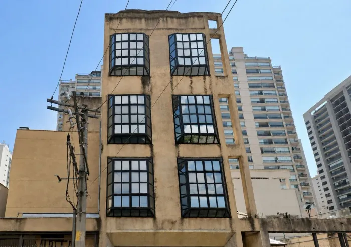 Prédio comercial na Rua João Ramalho, 1395 3000 m²