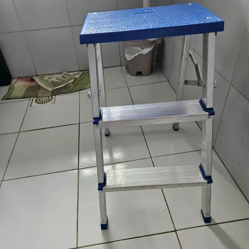 Vendo escada de alumínio 3 degraus