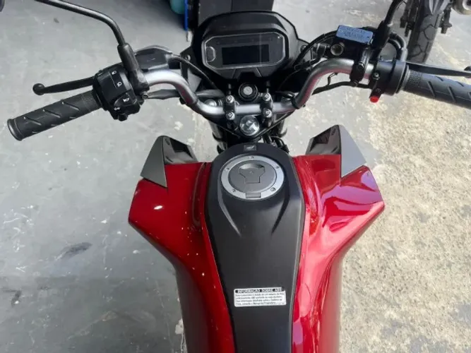 VENDO TITAN 160 2026 3000 KM RODADOS