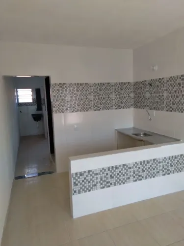 (Leia anuncio)kinet c/ garagem 3 comodos jd Califórnia próximo posto saúde v helena