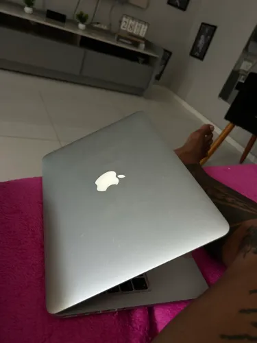 MACBOOK 1.900 EM BOM ESTADO DE CONSERVAÇÃO