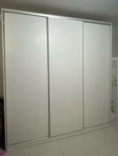 Guarda-roupa sob medida em marcenaria - projeto exclusivo, alto padrão