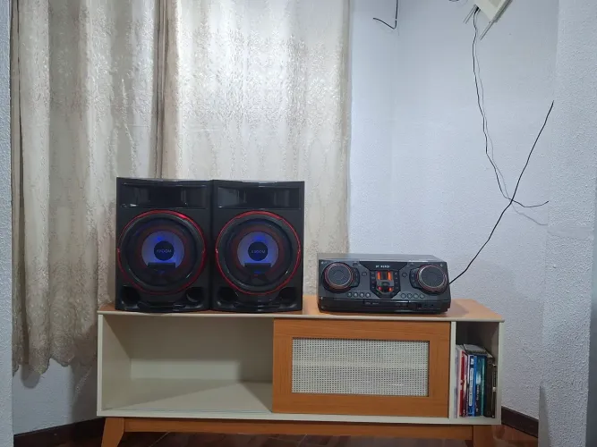 Rack Retrô+Mini System LG XBOOM com 2 caixas de Som