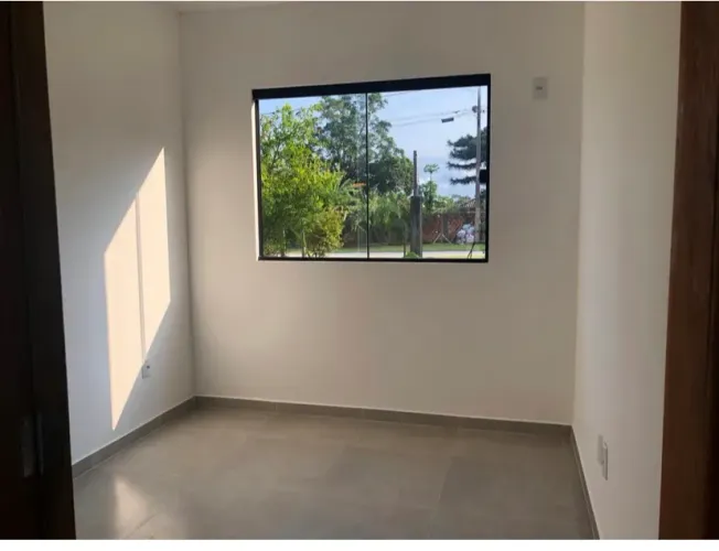 Alugo apartamento no Porto da Lagoa. 