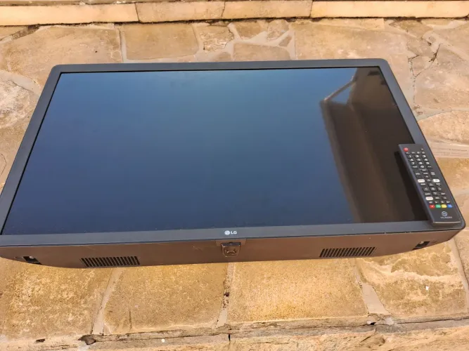Televisão LG para retirada de peças