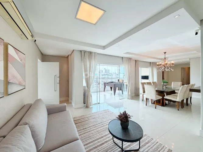 Apartamento à venda com 3 quartos (2 suítes) e 3 vagas em Tubarão - Vila Moema