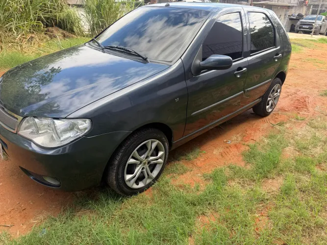Fiat Palio HLX 1.8 MPI Flex 8V 4P 2004