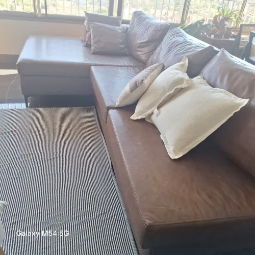 Sofa chase couro vegetal