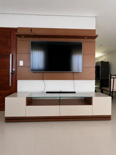 PAINEL + RACK À VENDA  Móvel de primeira linha