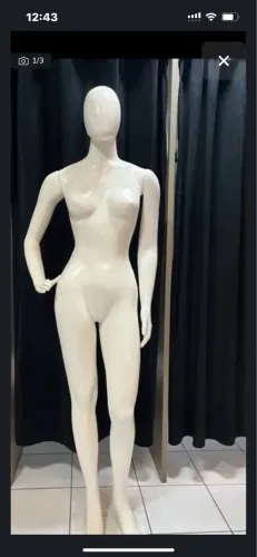 Manequim feminino