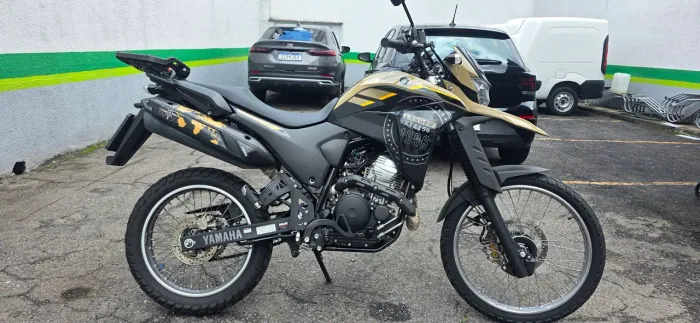 XTZ Lander bege impecavel