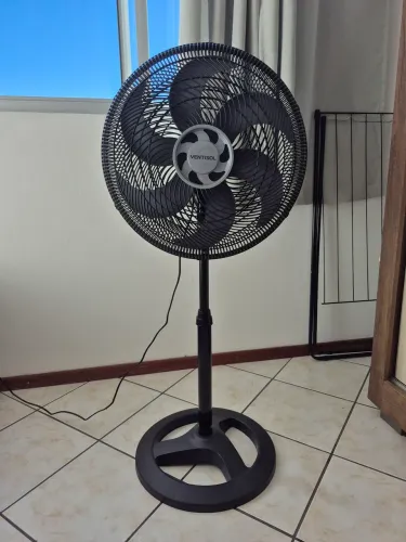 Ventilador de coluna 40cm turbo 220v 4 meses de uso