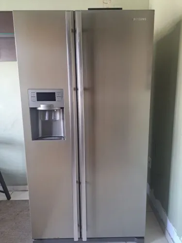 Samsung Side By Side Inox.  Motor ligando, dispensar OK. - NÃO está gelando. 