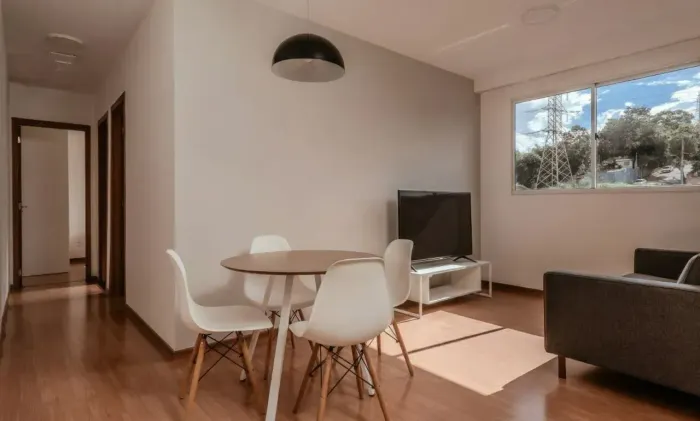 2 Quartos Mobiliado com Varanda no Buritis - Lazer completo! Aluguel facilitado.