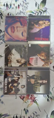 CDs diversos cantores