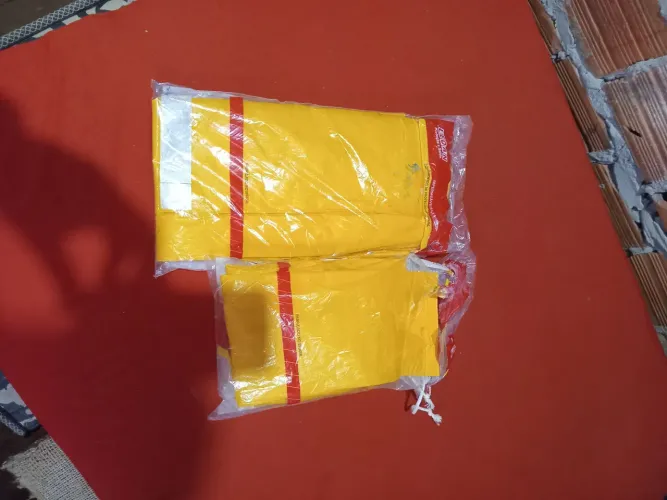 CONJUNTO CAPA DE CHUVA LEDAN = CALÇA + BLUSÃO = NOVO