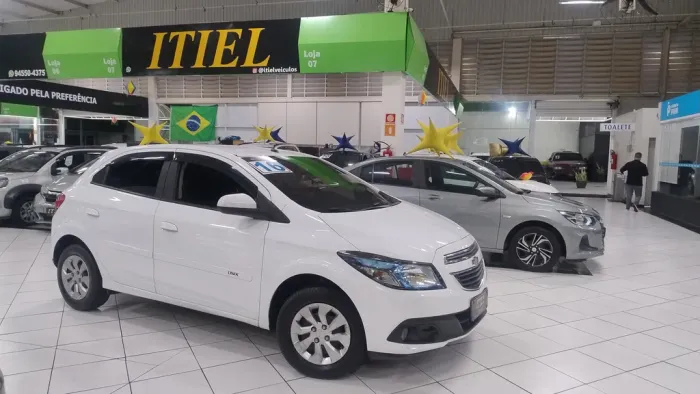 Chevrolet Onix Hatch LT 1.4 8V Flex Mec. 4P 2016