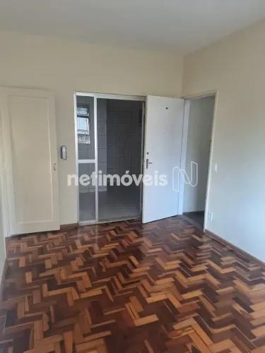 OPORTUNIDADE!Apartamento de 02 quartos no Sagrada Família, com IPTU isento e condomínio ec